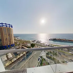  شقة في برج داماك بإطلالة بحرية ساحرة